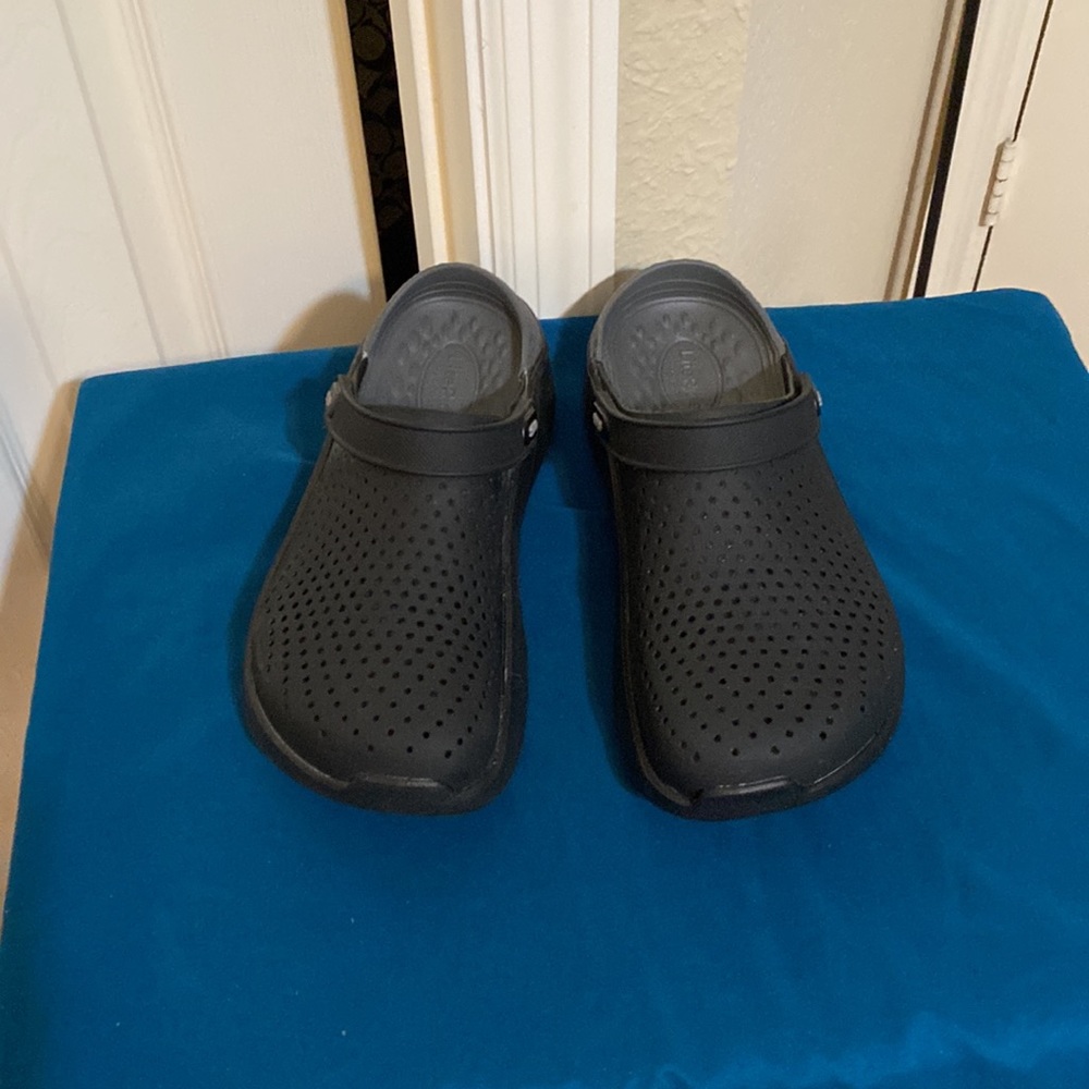 Crocs - Picture 10 of 14